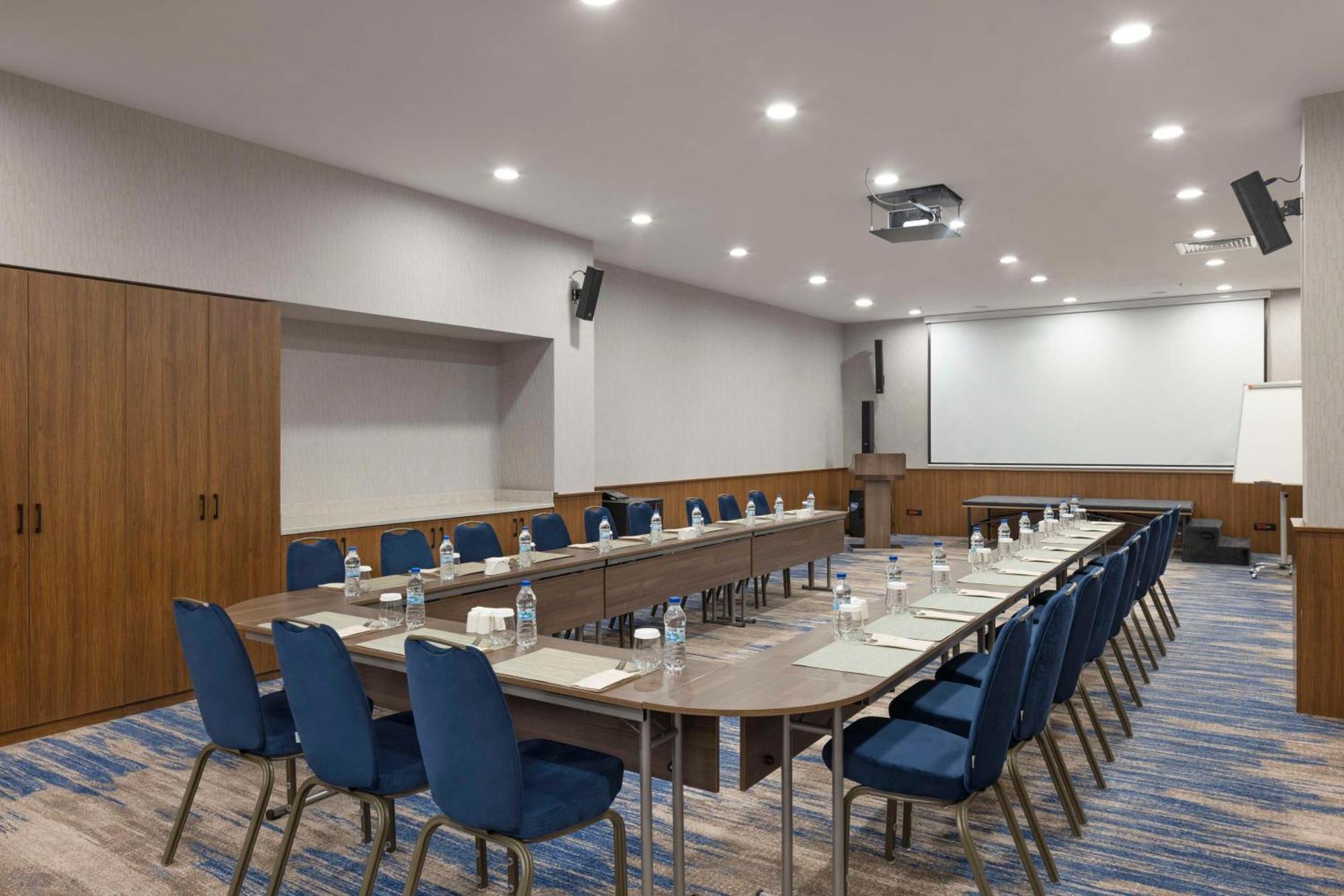 Hampton By Hilton Arnavutkoy 4*
